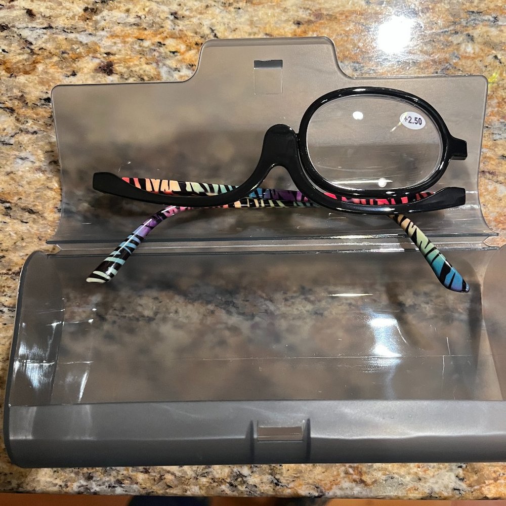Magnifying Eye Makeup Glasses 2.50 Strength